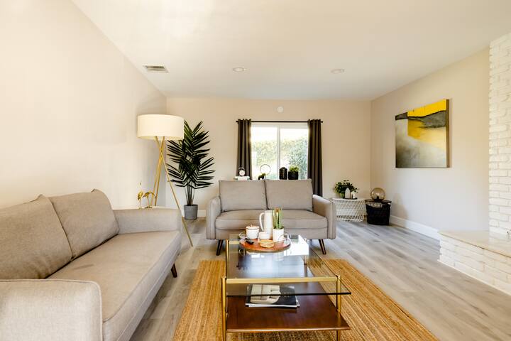 Gorgeous 5 bedroom house! gallery image 4