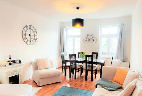 Beliebte Airbnb-Anzeige: Stylish apartment with 2 bedrooms & balcony in Möckern