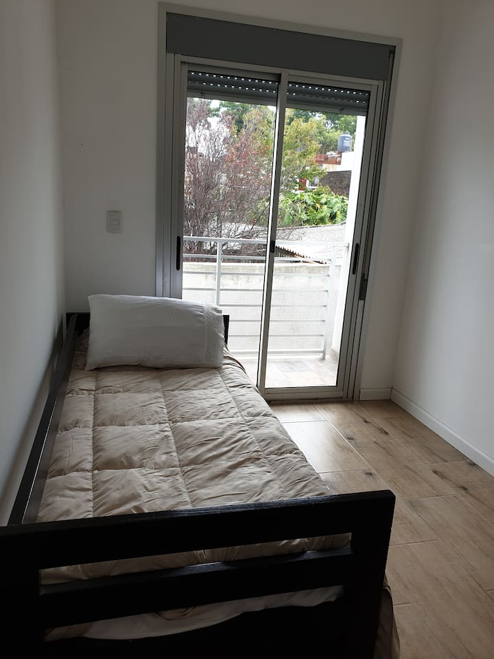 Спалня 2, моряшко легло и малък килер