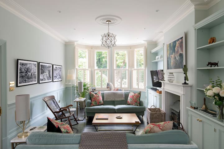 Elegant ‘Country House’ in London with hot tub