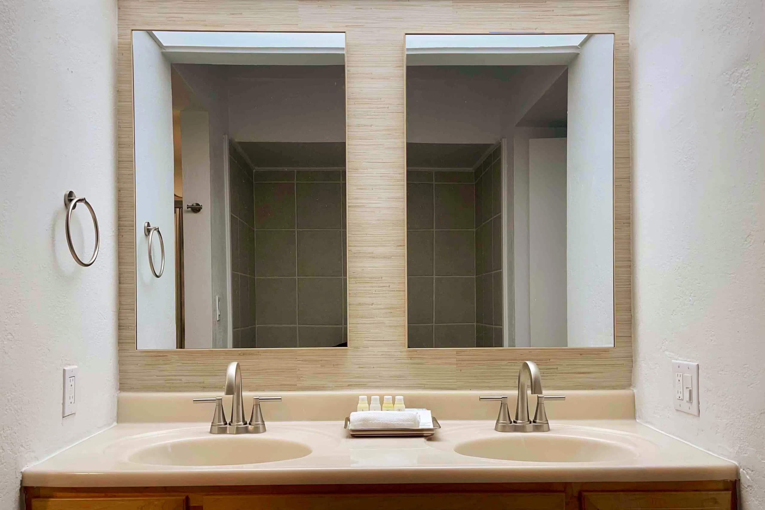Condo in Kailua-Kona · ★4.9 · 1 bedroom · 2 beds · 1 private bath - Image 8