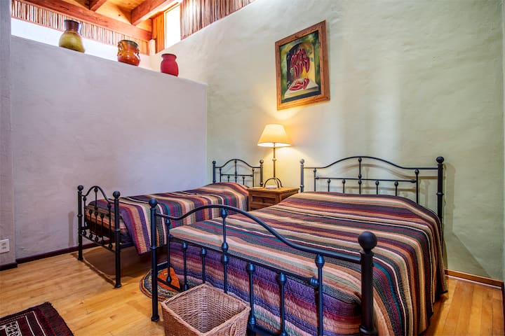 ห้องนอนชั้นล่าง #2