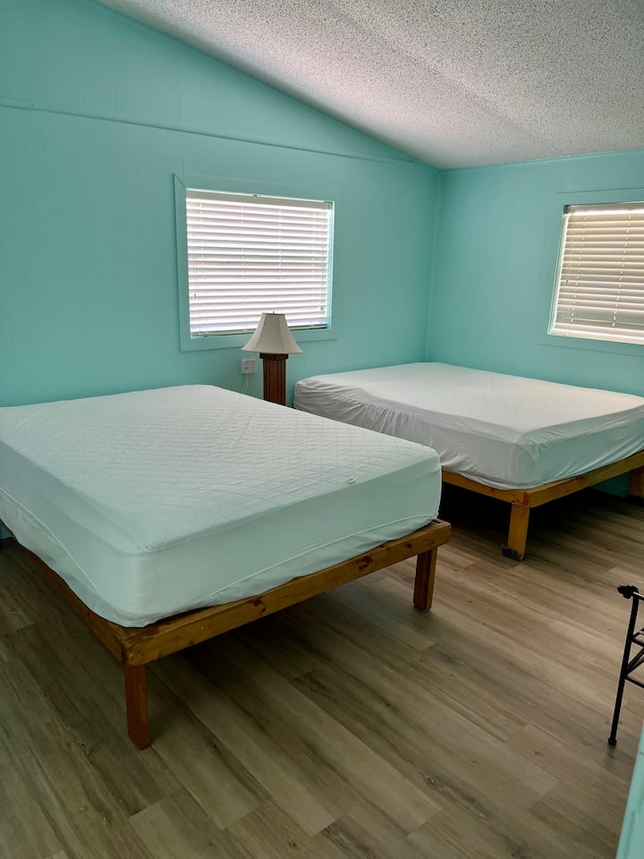 Spavaća soba 1 (2 bračna kreveta)