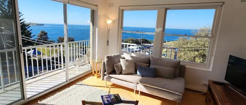 Watch The Sunrise Over Coogee | 2 Bedrooms+Garage
