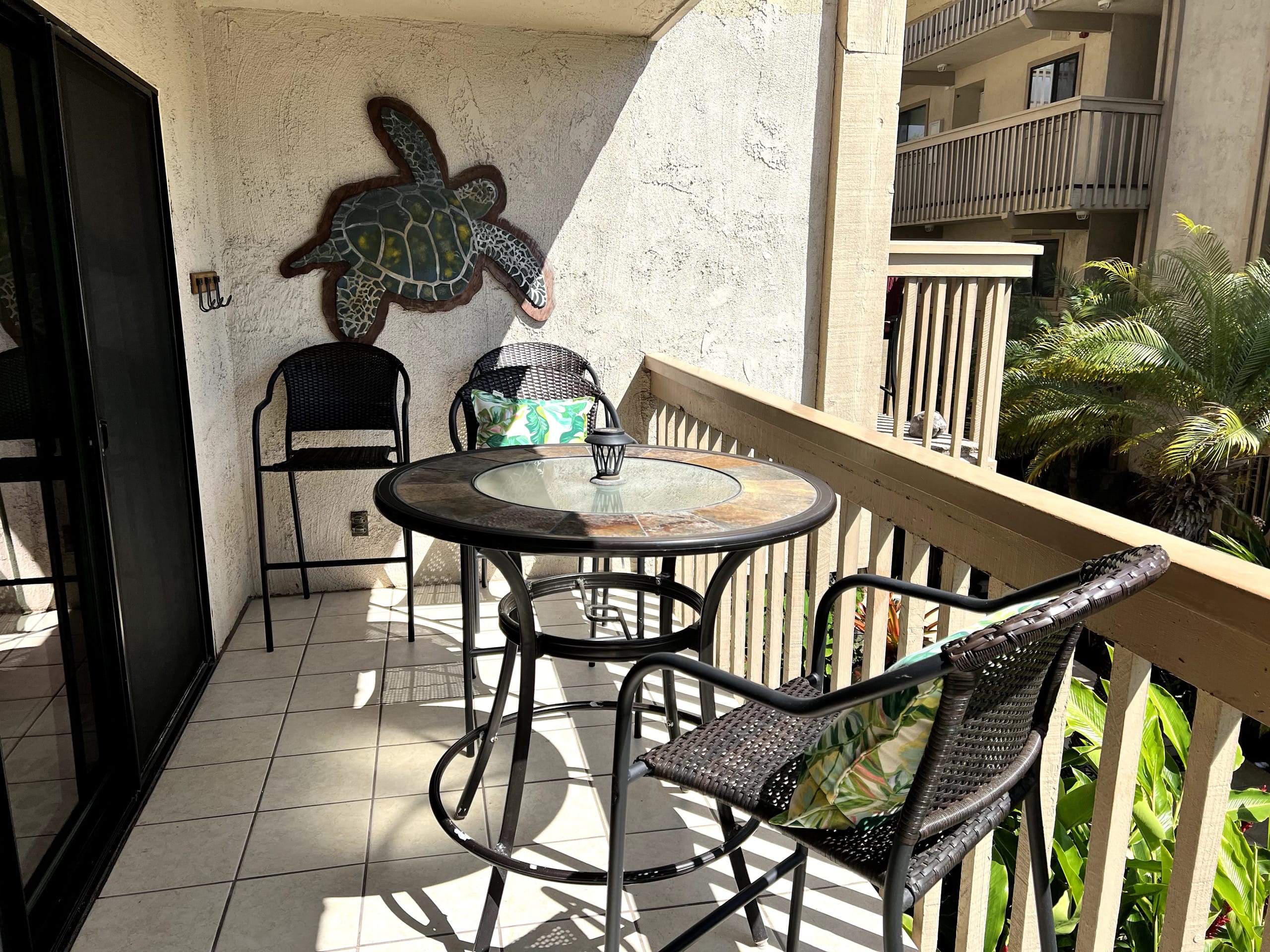 Condo in Kailua-Kona · ★4.95 · 2 bedrooms · 2 beds · 2 private baths - Image 4