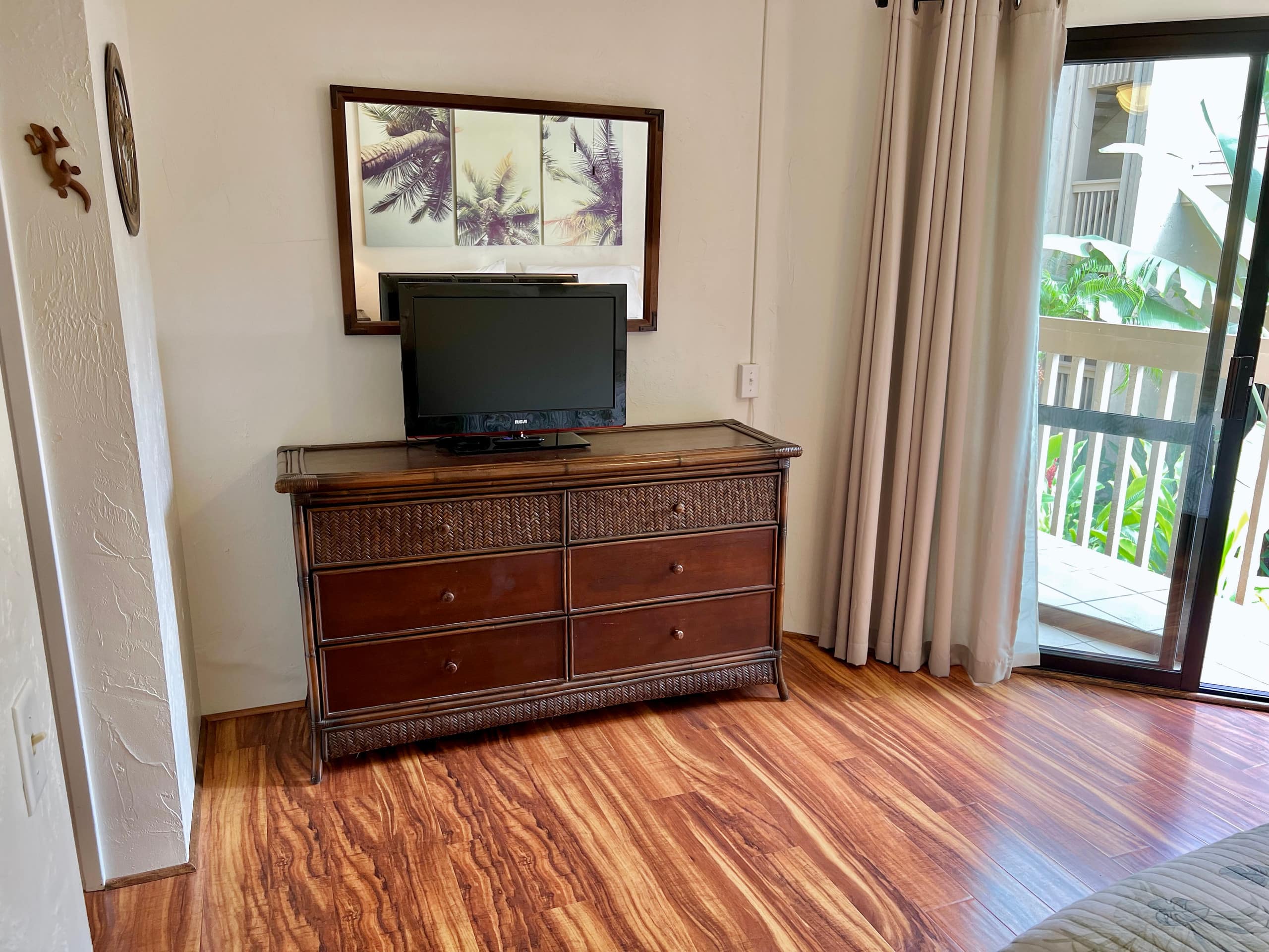 Condo in Kailua-Kona · ★4.95 · 2 bedrooms · 2 beds · 2 private baths - Image 11