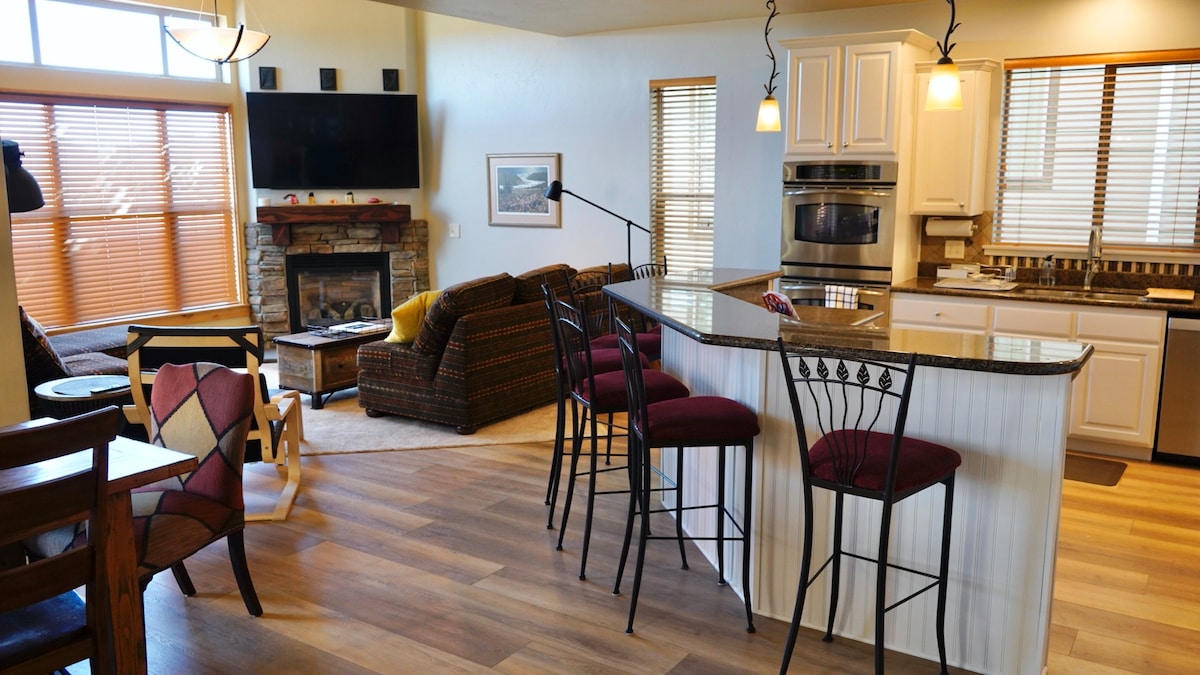 Top Airbnb: Bear Hollow 4BR house with hot tub and views! in Snyderville