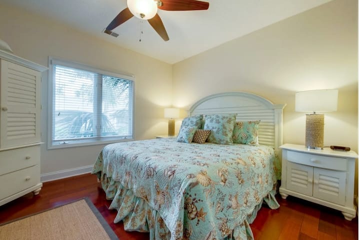 ห้องนอน 2 - เตียงคิงไซส์