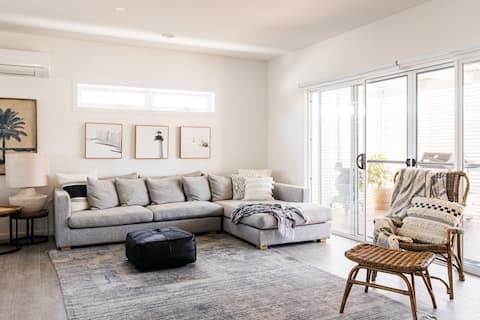 Popular Airbnb listing: Luxurious Coastal Oasis|Walk to Beach|Outdoor Bath in Dromana