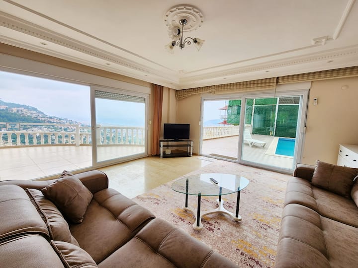 Vi̇lla Tuna, Müstaki̇l Havuzlu, Korunakli Ful Eşyali - Alanya