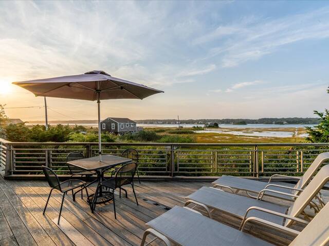 Modern Beach House in Westerly, RI gallery image 5