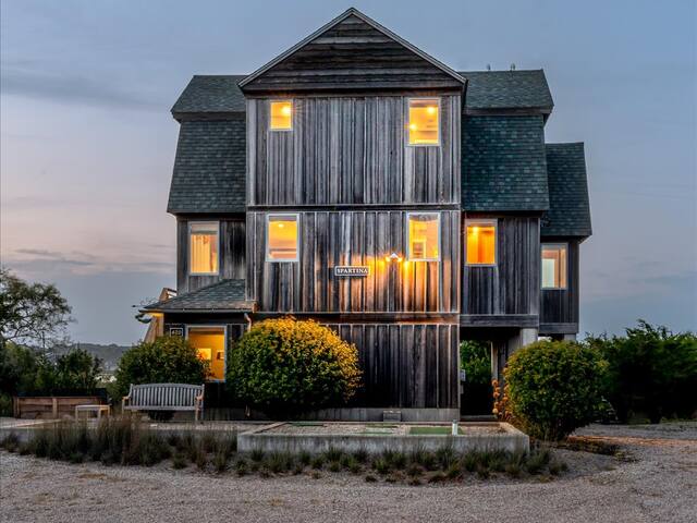 Modern Beach House in Westerly, RI gallery image 2