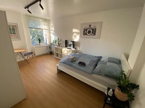 Erfolgreiche Airbnb-Immobilie: Cozy apartment located in the heart of Düsseltal in Düsseltal