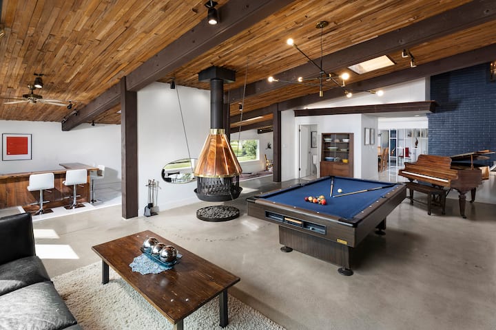 RARE Mid-Mod Home. Spacious inside-and-out.