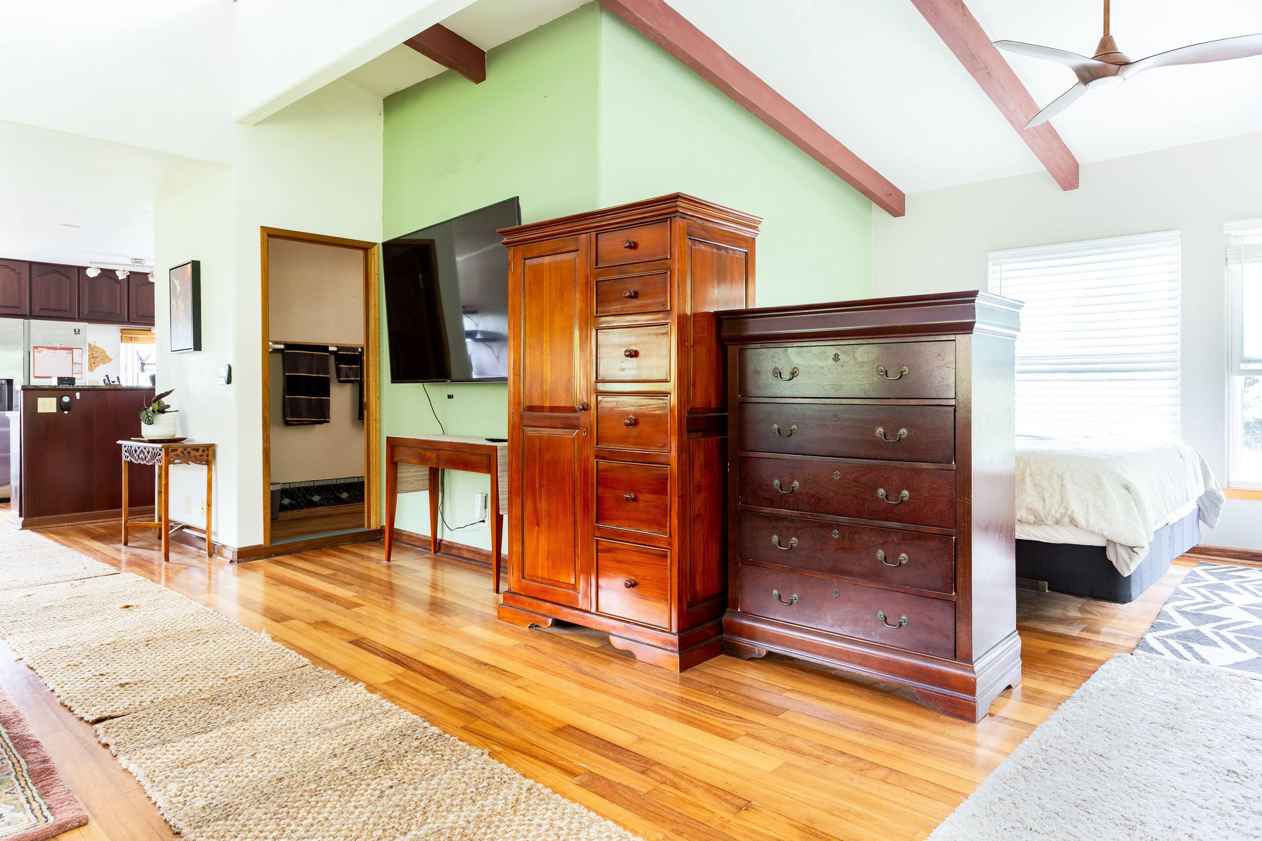 Awesome jungle view loft just 5 minutes to Hilo! - Photo 14