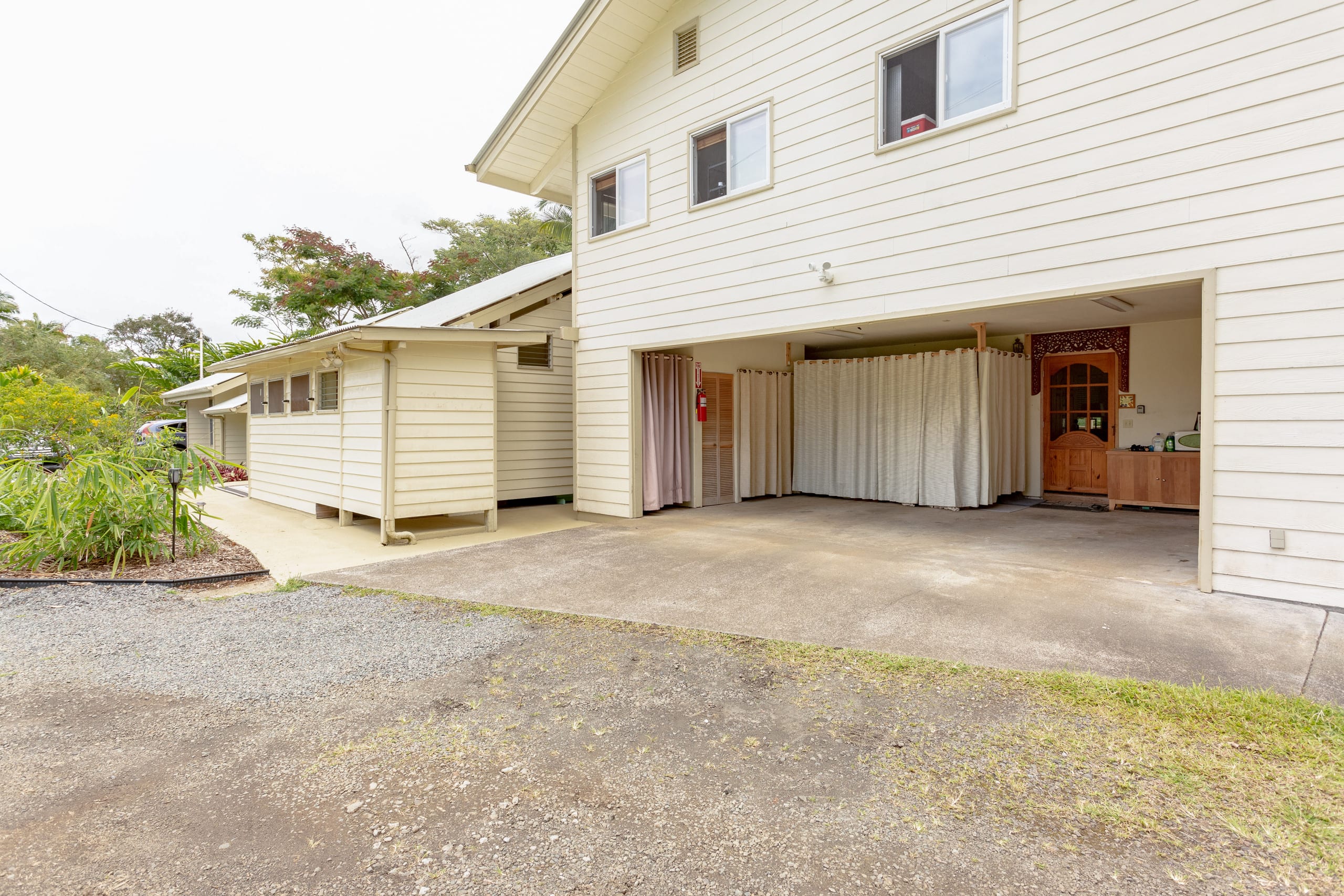 Awesome jungle view loft just 5 minutes to Hilo! - Photo 32