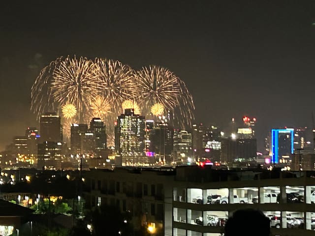 Luxury Townhome★11 Beds★Breathtaking Views★Mins DT