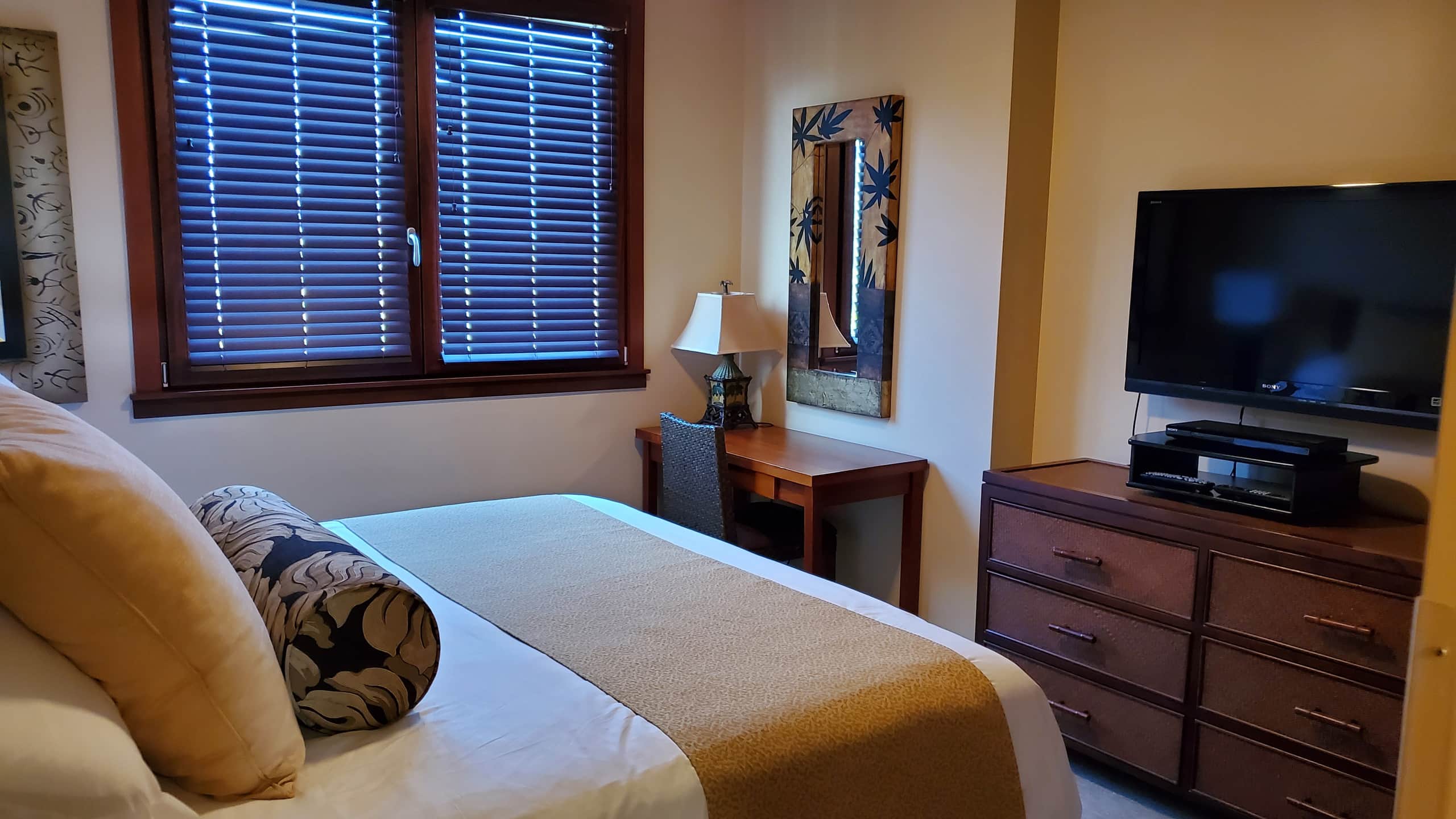 Condo in Kapolei · ★4.98 · 2 bedrooms · 3 beds · 2 private baths - Image 9