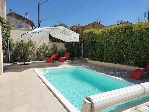 Enjoy the Provence with a private swimming pool.