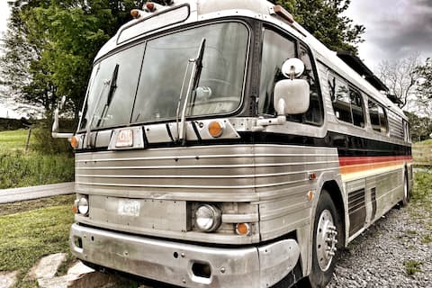 Retro Bus/Tiny House on Creeper Trail+Donkey Farm
