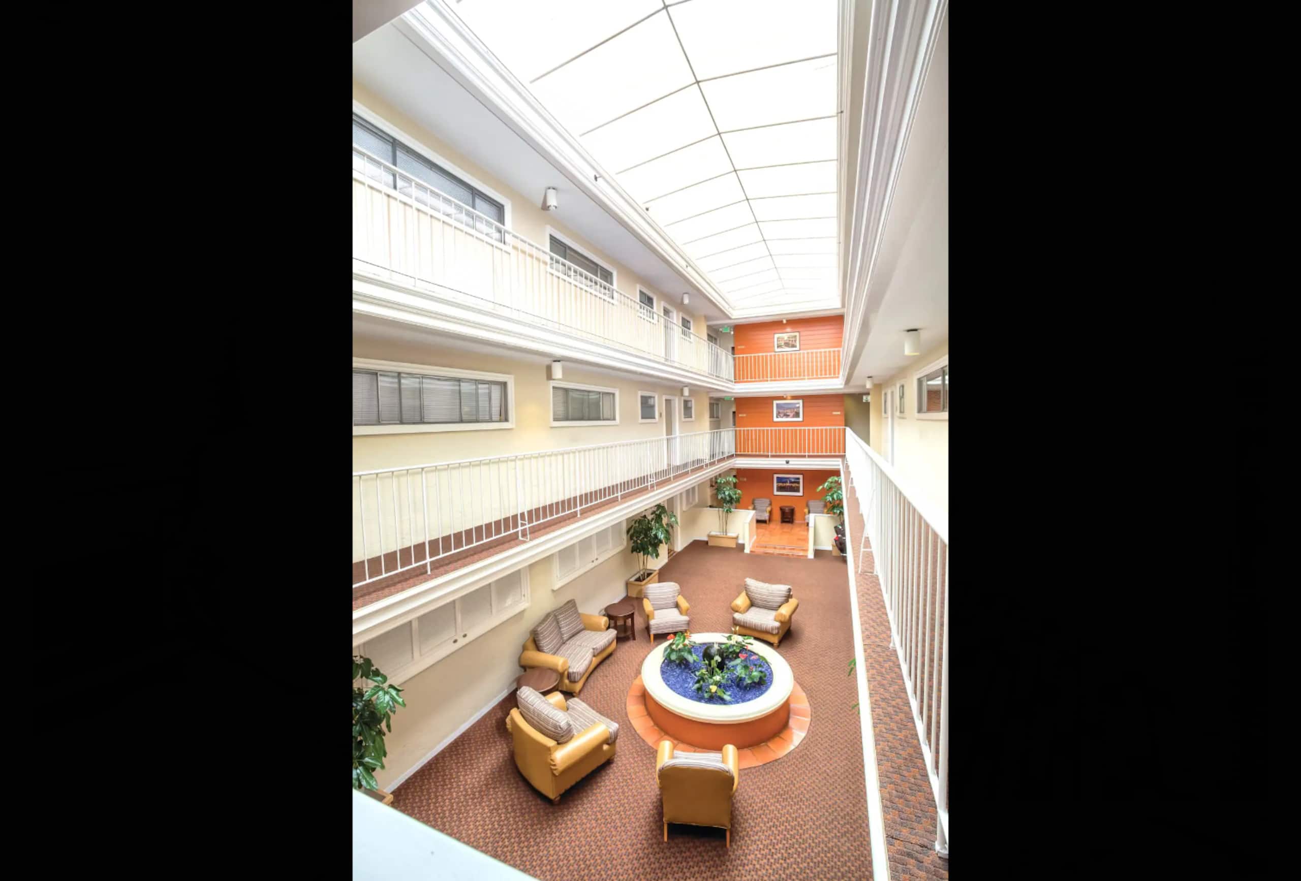 Condo in San Francisco · ★5.0 · 2 bedrooms · 3 beds · 2 baths - Image 9