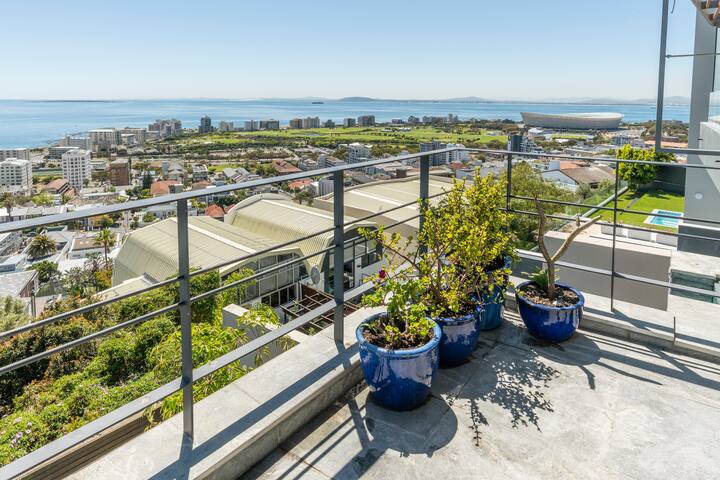 Luxury Modern Home | Springbok Road 3 Bed | Pool gallery image 5