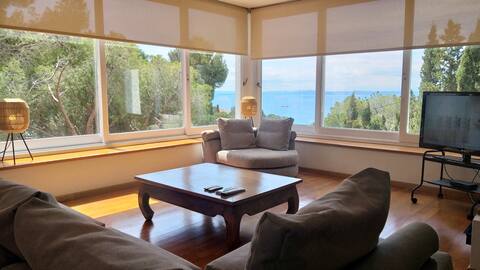 Propiedad de Airbnb exitosa: Charming villa 200 m2 just 150 m from the beach en Roses