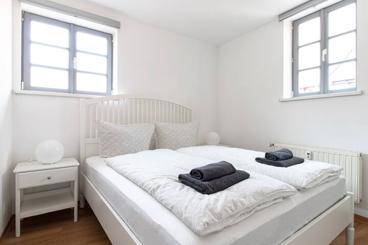 ห้องนอน 2 (Bedroom 2)