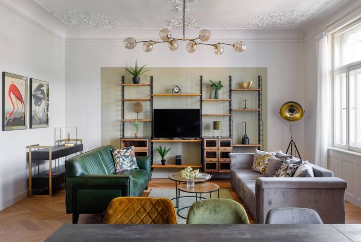 Three Bedrooms Apartment MN6 Luxury Suites gallery image 2