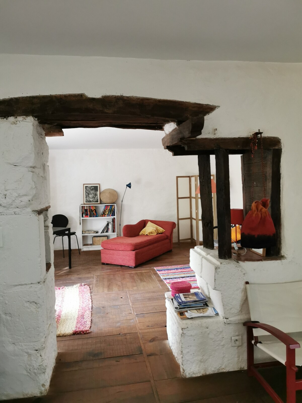 ห้องนั่งเล่นวิวห้องครัว