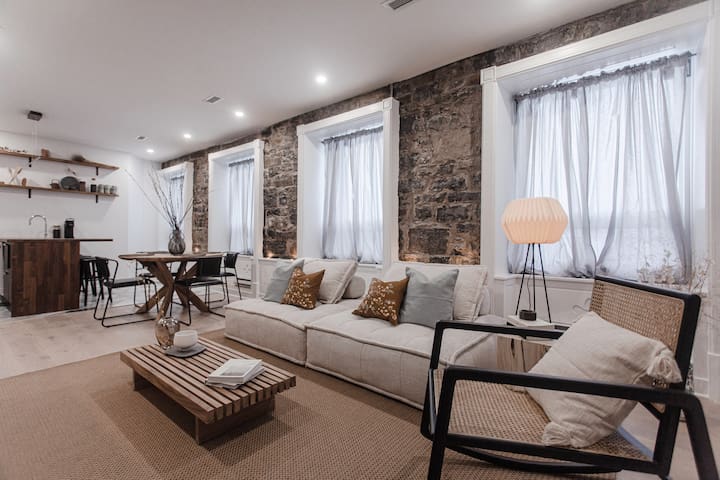 Stunning Wabi Sabi 3BR Space in Old Montreal