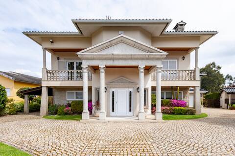 House with Cinema, Disco, Gym, Swimming Pool