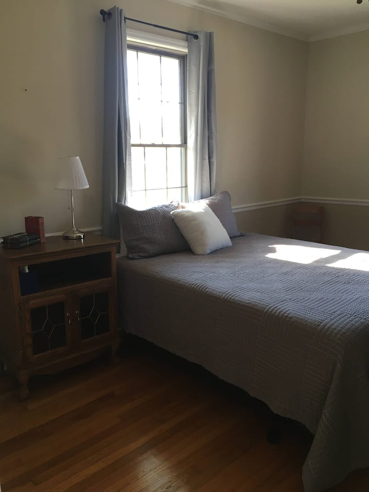 Стая тип Куин „Предна стая“ - (1 - ви етаж)