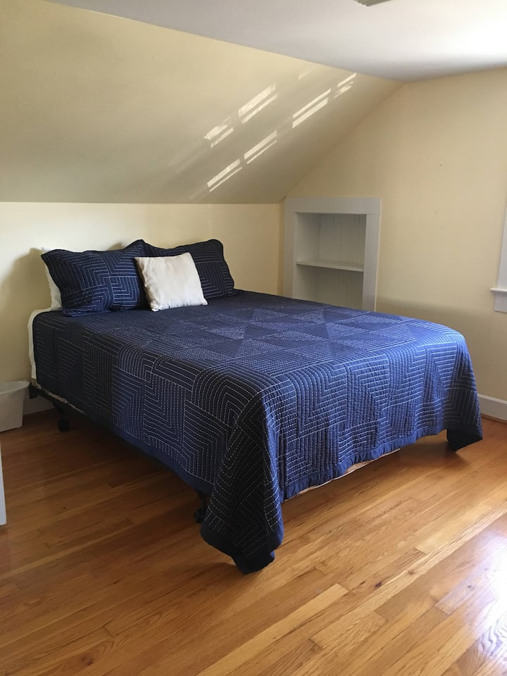 Легло тип Куин #2 - ри етаж