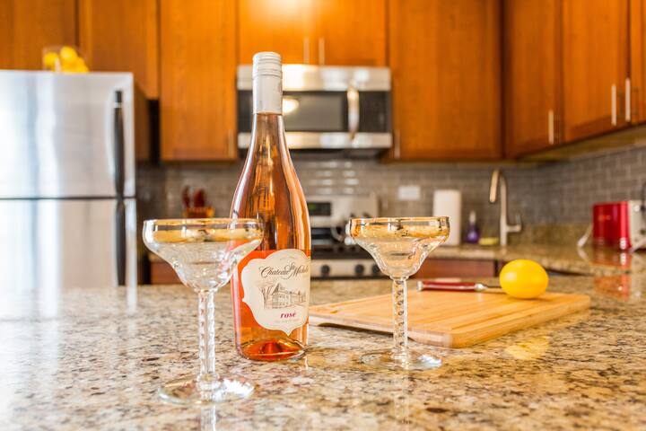 Guild #2 | Gold Coast Mag Mile Best Location gallery image 3