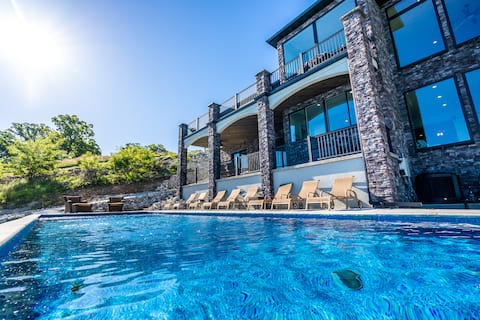 Luxury Large Family Getaway: Sleeps 30