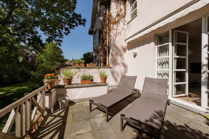 The Pink House, Uccle gallery image 5