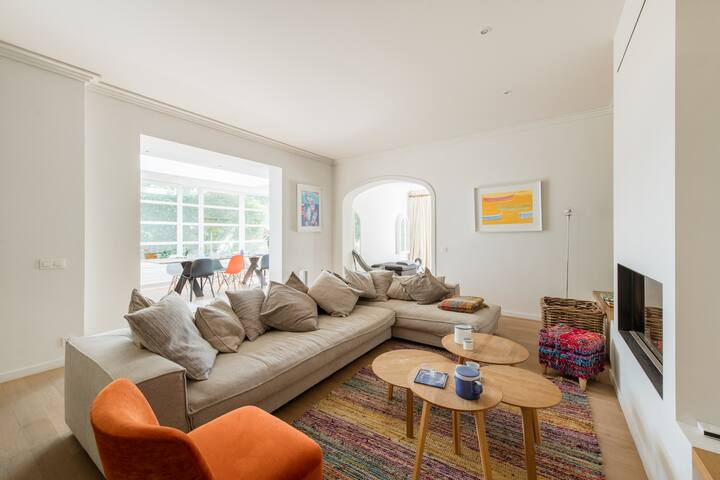 The Pink House, Uccle gallery image 2