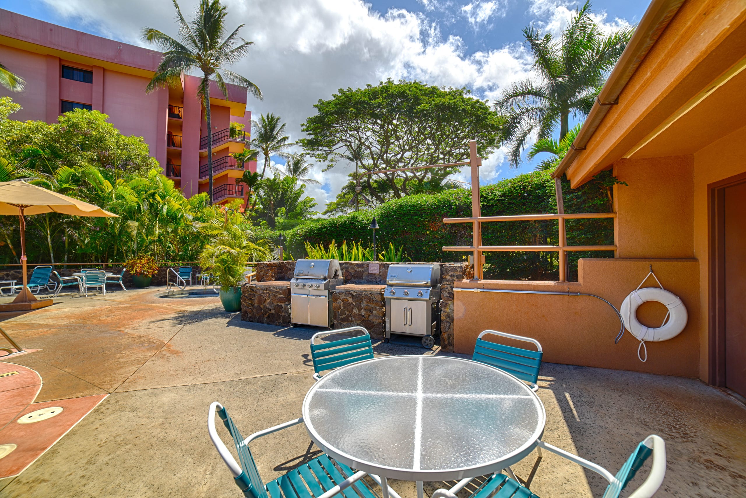 Condo in Lahaina · ★4.92 · 2 bedrooms · 3 beds · 2 baths - Image 33
