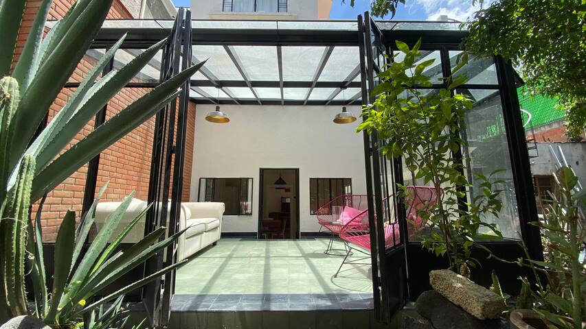 Art deco house & garden, ten min walk to Condesa gallery image 2