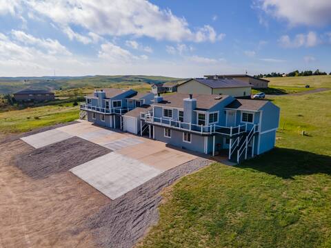 4 Furnished Condos, 12 Bed/8 Bath Great Lake Views
