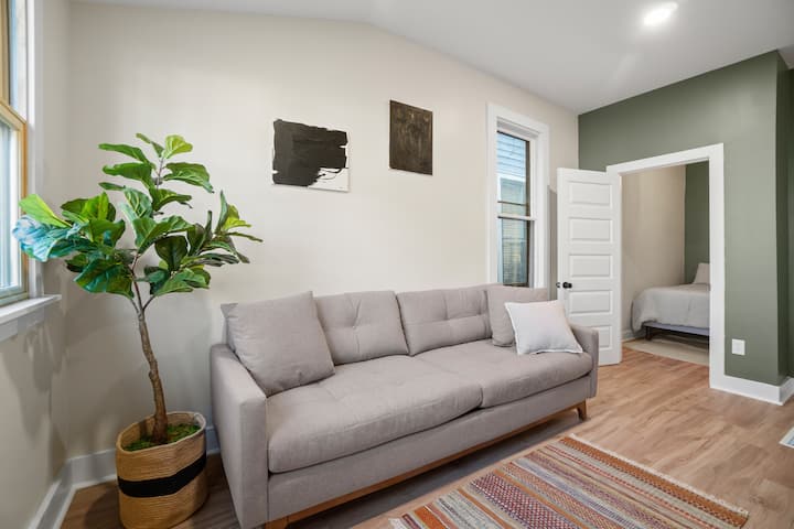 Cozy One Bedroom One Bathroom In West Central - Fort Wayne, IN