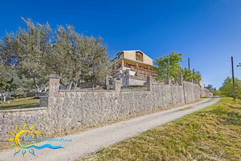 VILLA KONSTANTINA I