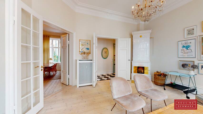 Traditional and central luxury apartment gallery image 5