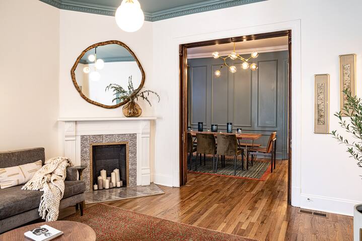 Stylish 2-Level Designer Home by DePaul w/ Parking gallery image 3