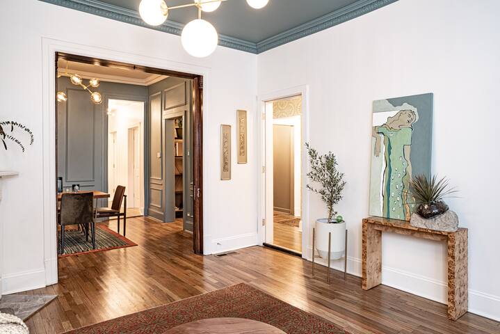 Stylish 2-Level Designer Home by DePaul w/ Parking gallery image 2