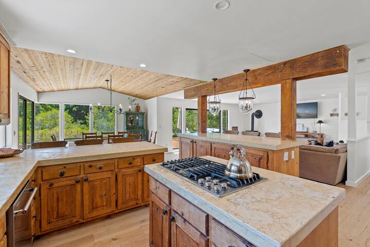 Exclusive Modern Retreat- The Johanna House gallery image 5