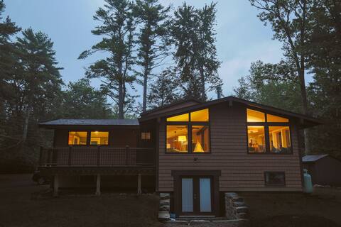 Spacious, lake-side retro retreat; it’s Camp FD!