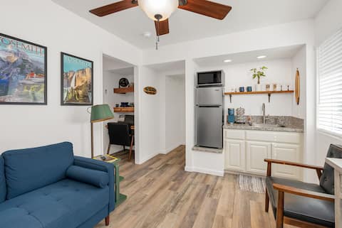 Houseplant Lovers 1 Bedroom Private Studio
