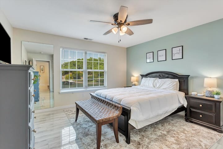 Seconda camera da letto queen-size al piano superiore